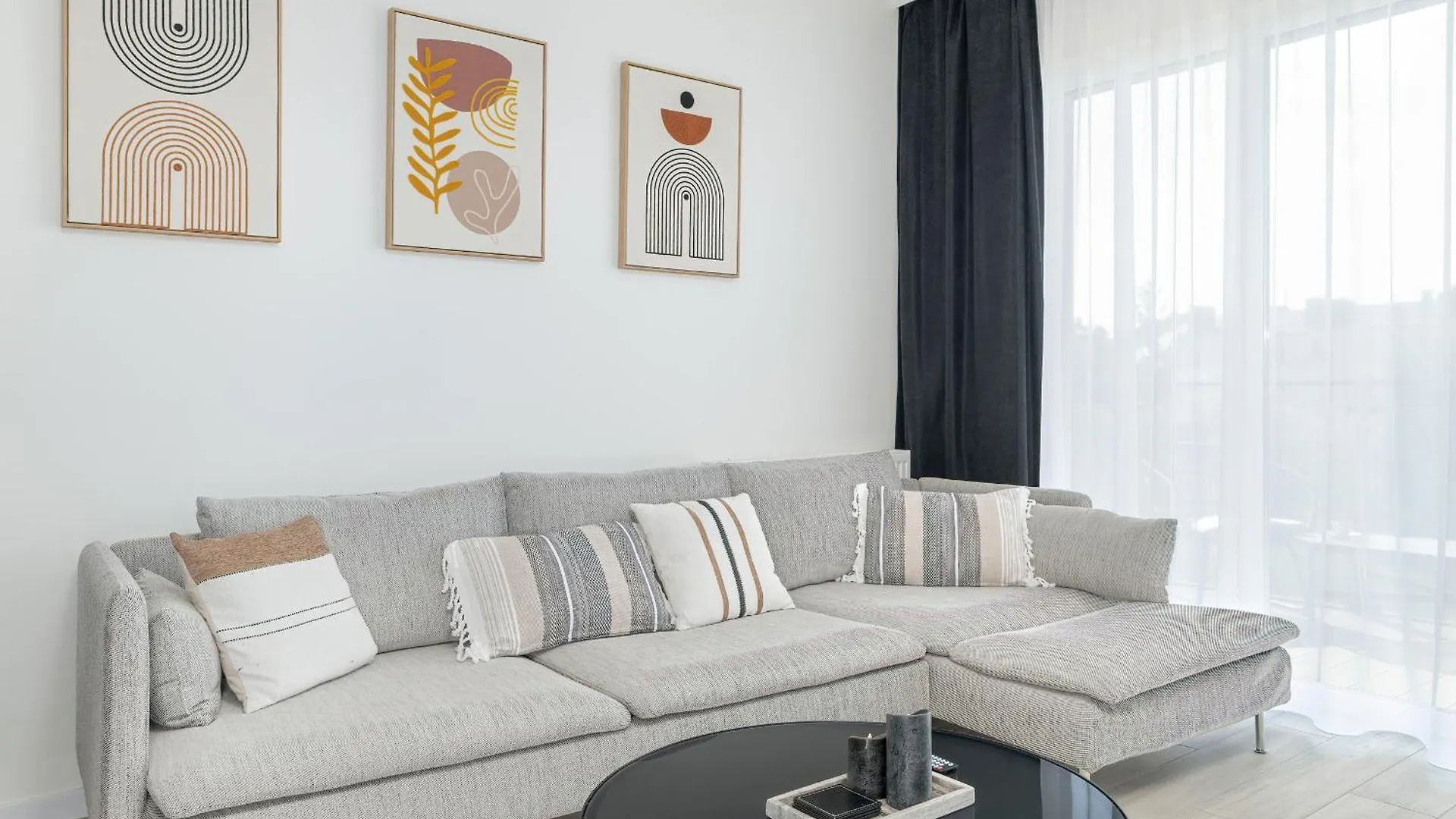 Family Apartment In Poznan With 2 Parking Spaces, 3 Bedrooms And Balcony By Noclegi Renters contacts